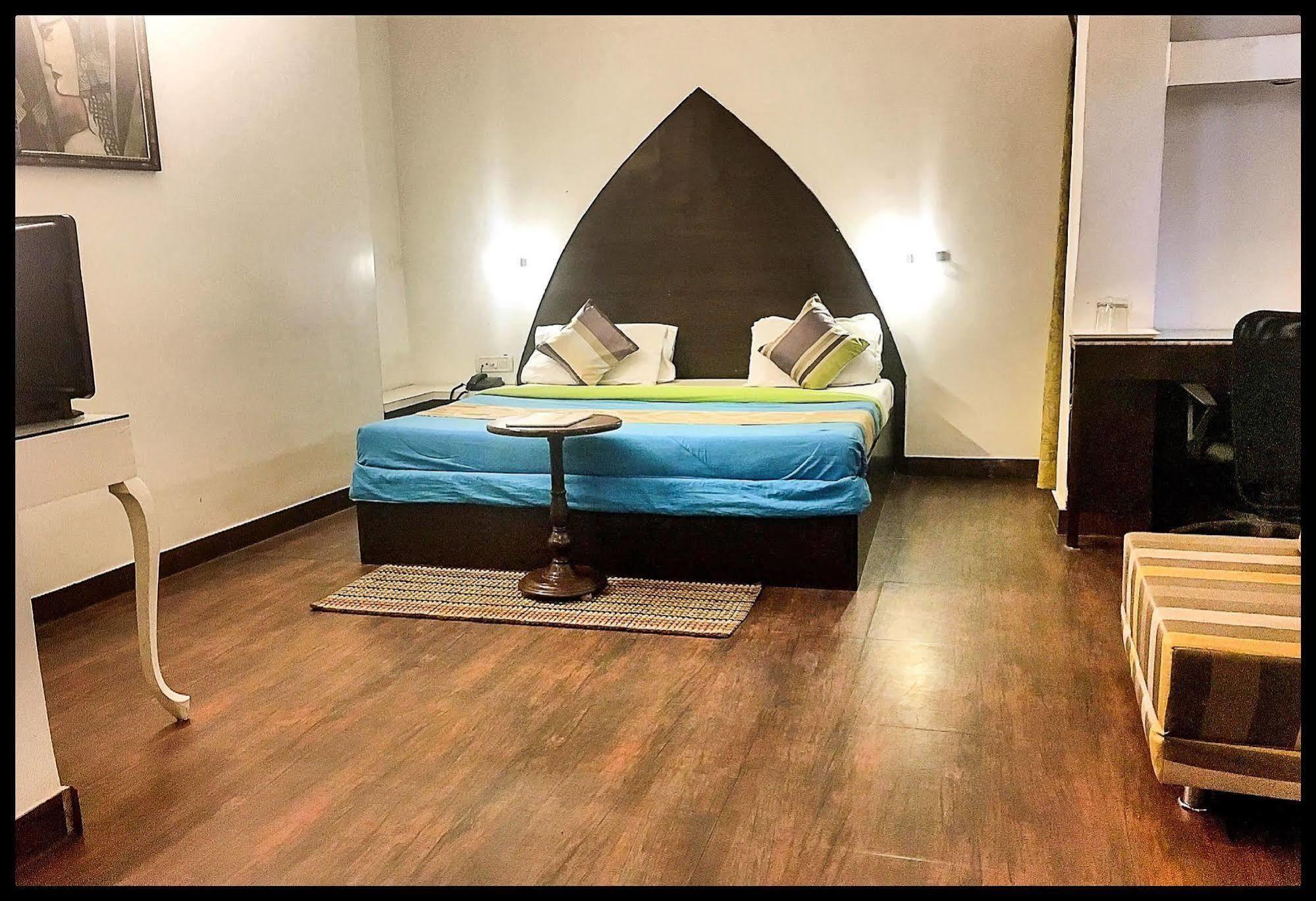 Itsy Hotels Banana Boutique Bénarès Extérieur photo
